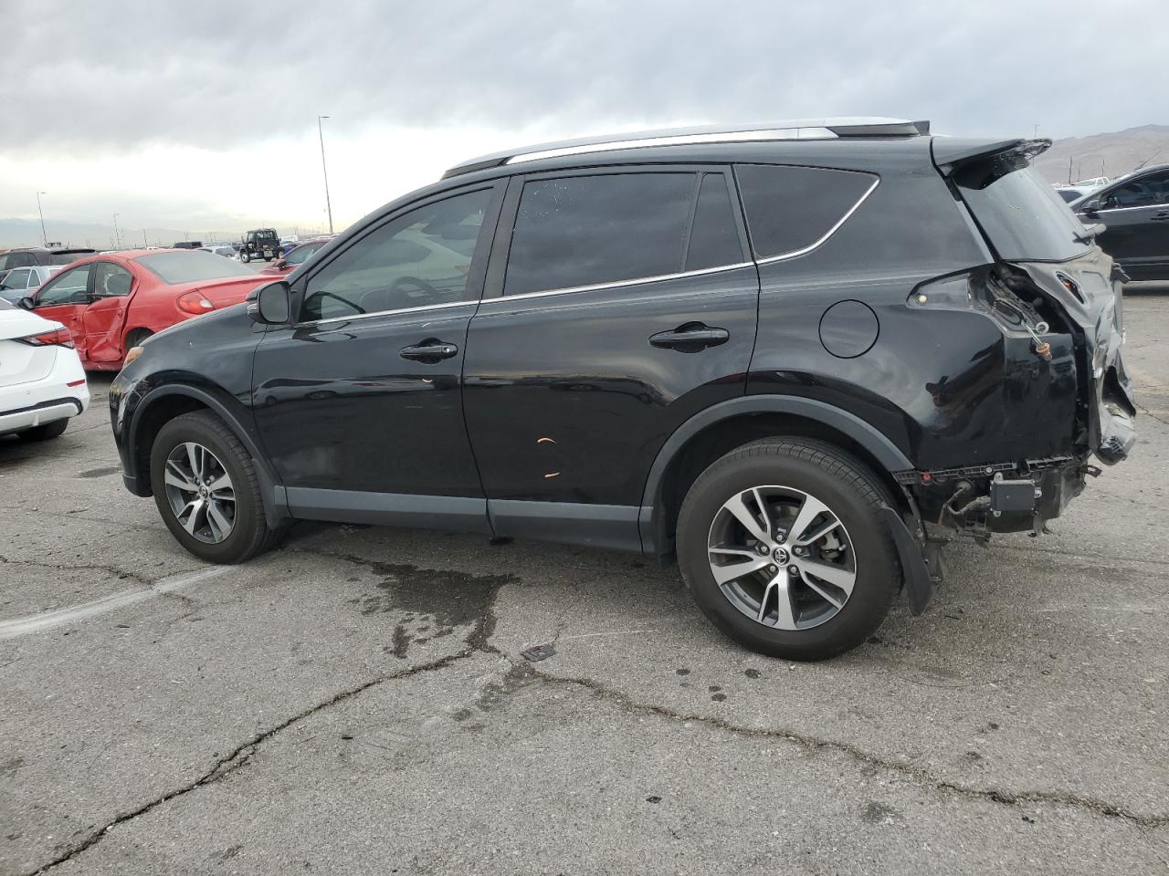 VIN 2T3RFREVXJW784327 2018 TOYOTA RAV4 no.2