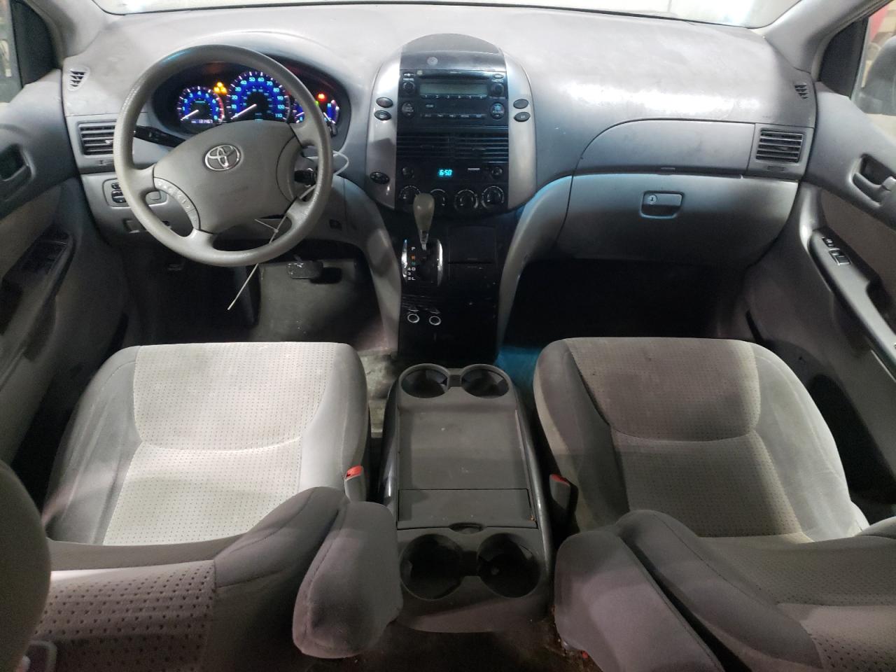 2006 Toyota Sienna - Image 8