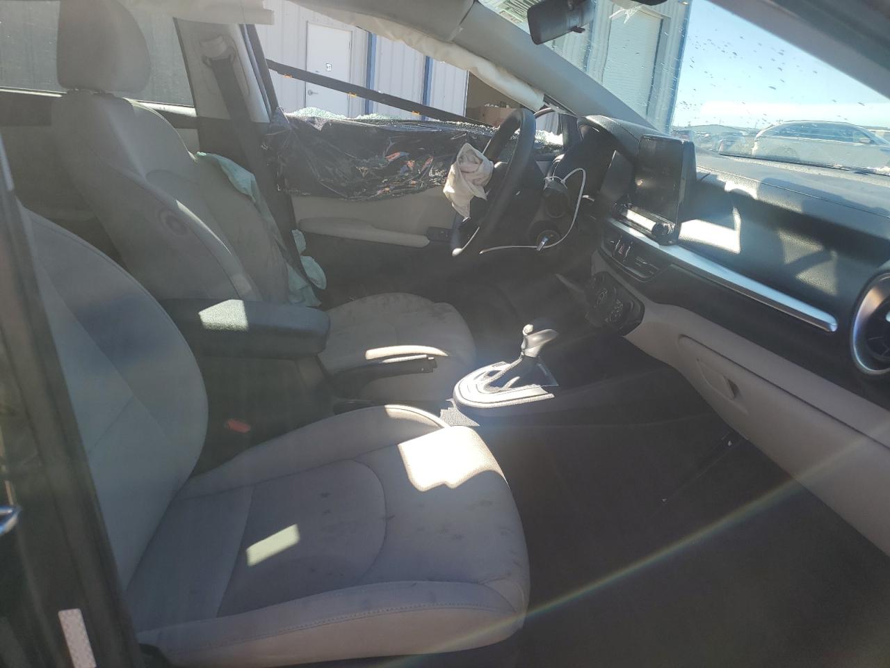 2022 Kia Forte - Image 7