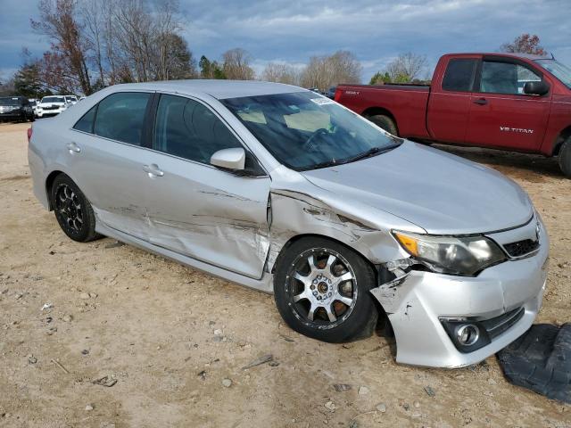  TOYOTA CAMRY 2014 Srebrny