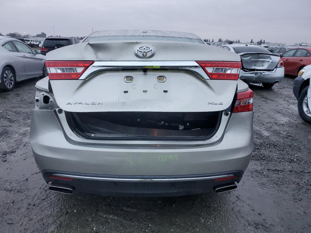 2017 Toyota Avalon - Image 6