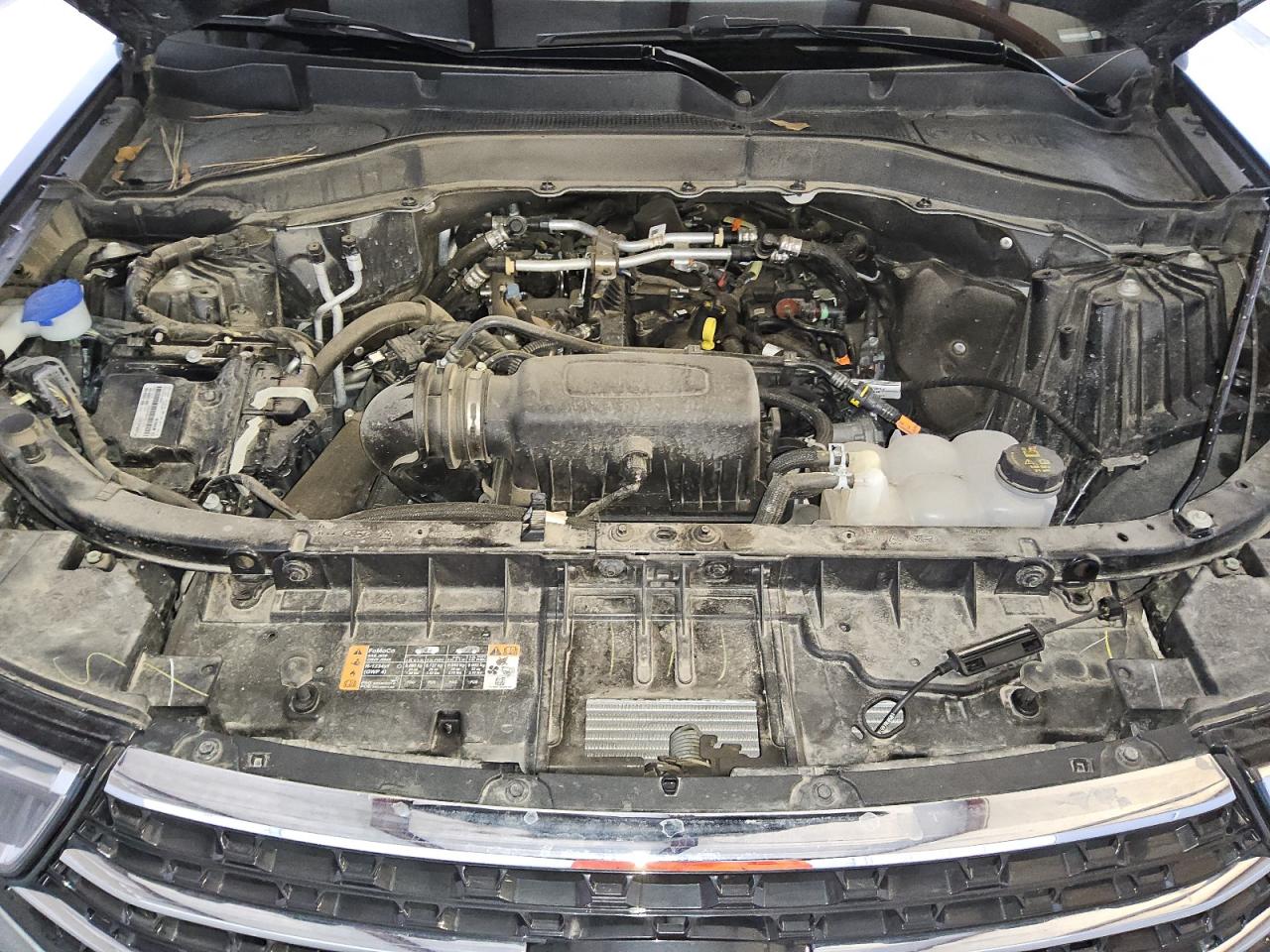 2023 Ford Explorer - Image 11