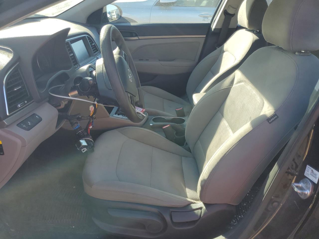 2018 Hyundai Elantra - Image 7
