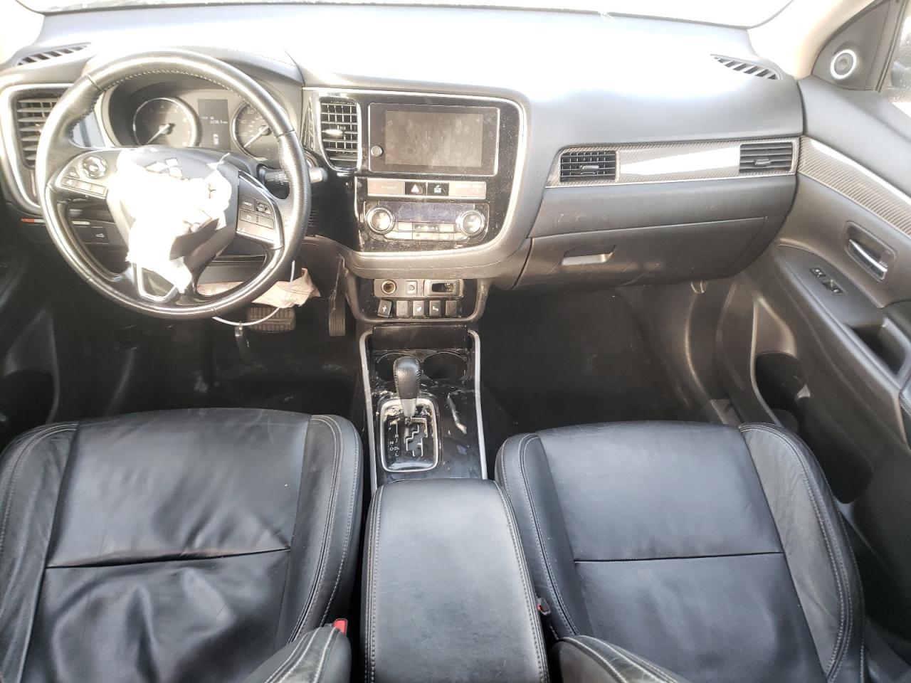 2019 Mitsubishi Outlander - Image 8