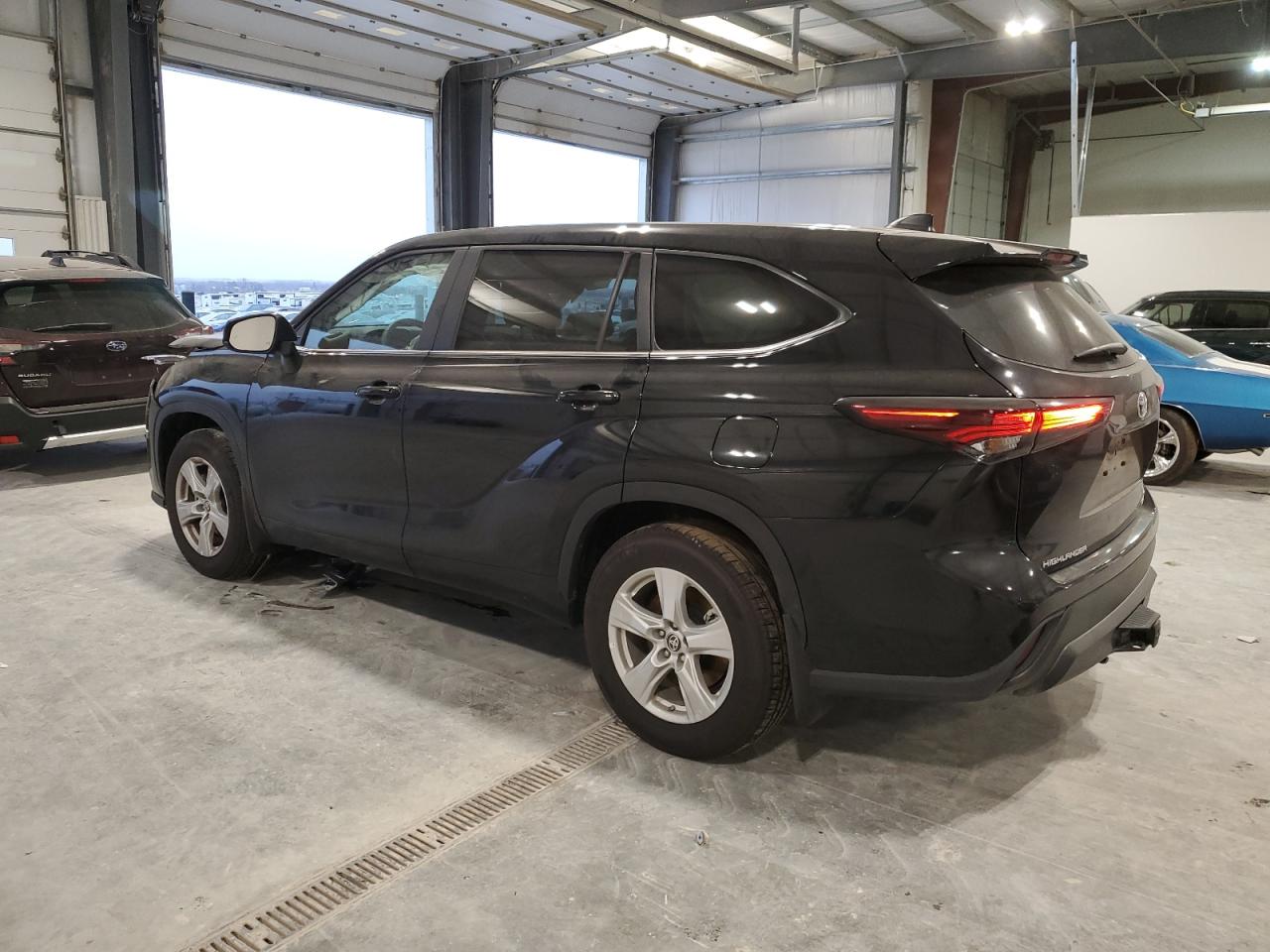 5TDKDRBH6RS558563 2024 TOYOTA HIGHLANDER - Image 2