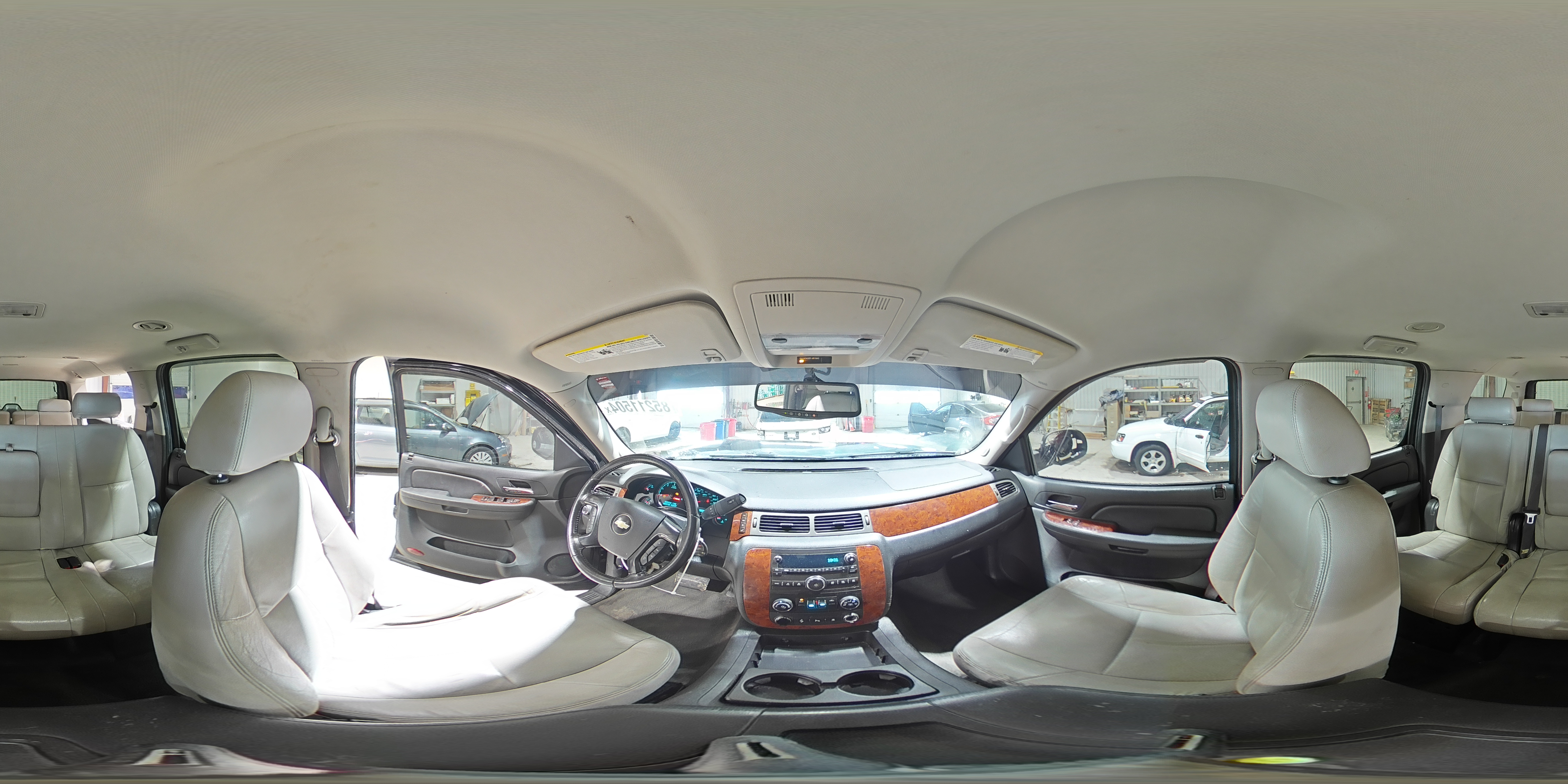 2009 Chevrolet Suburban - Image 13