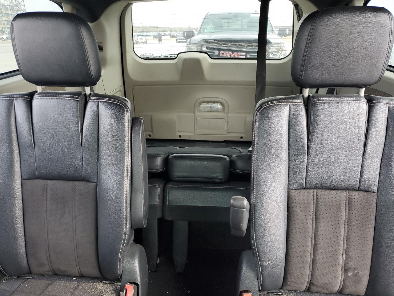2019 Dodge Caravan - Image 10