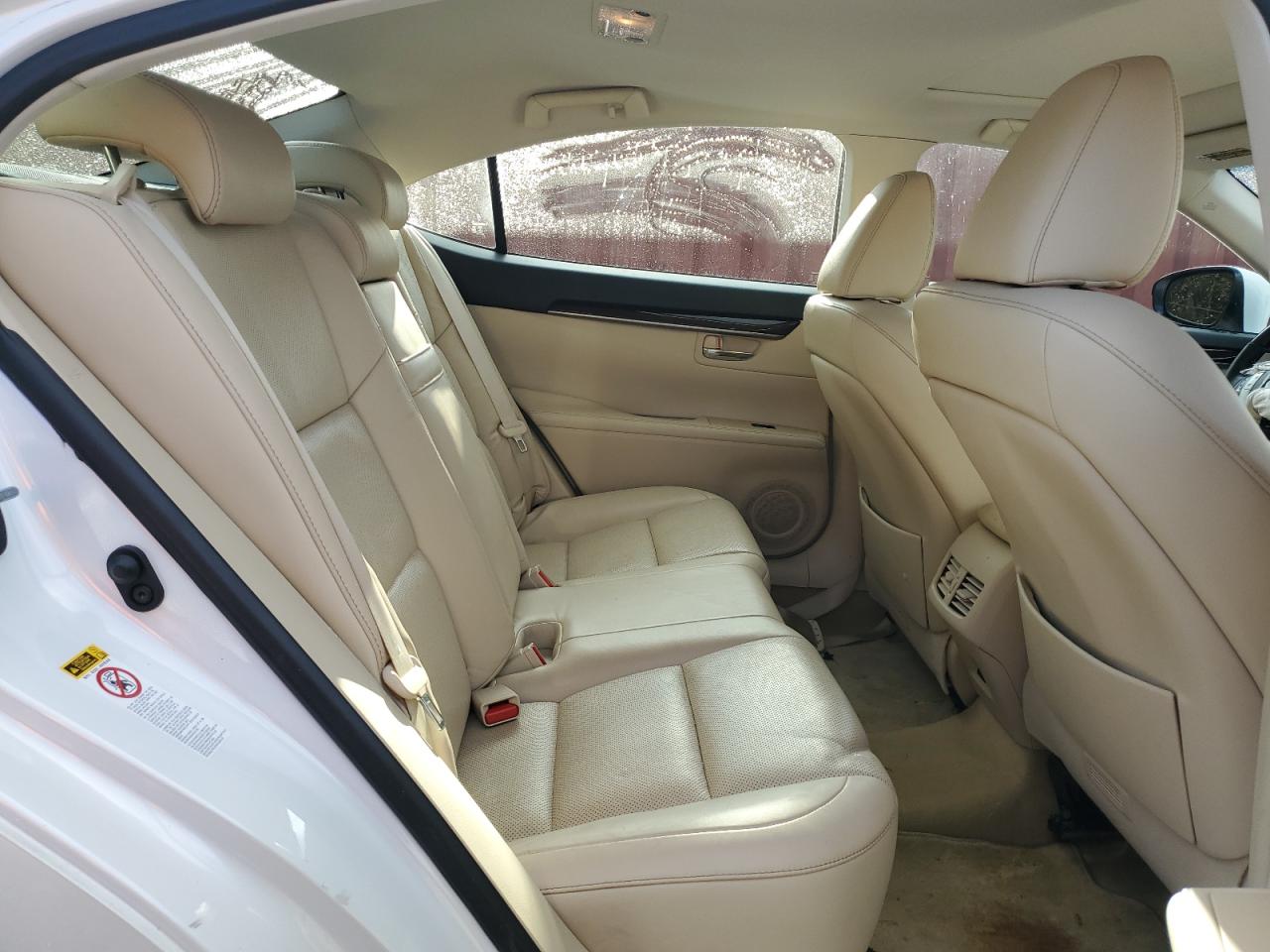 2013 Lexus ES - Image 10