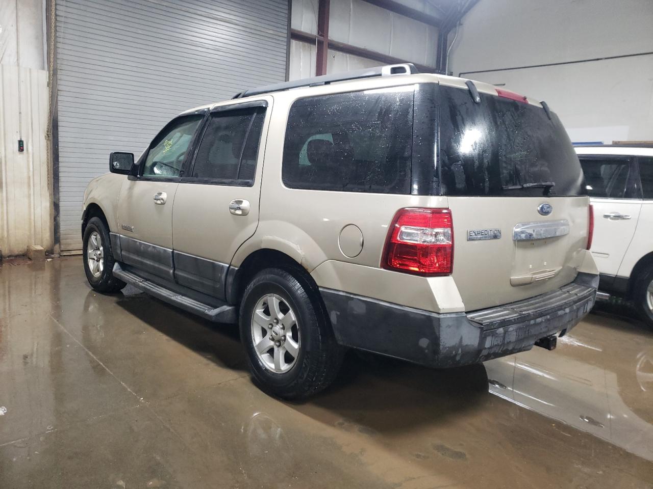 2007 Ford Expedition - Image 2