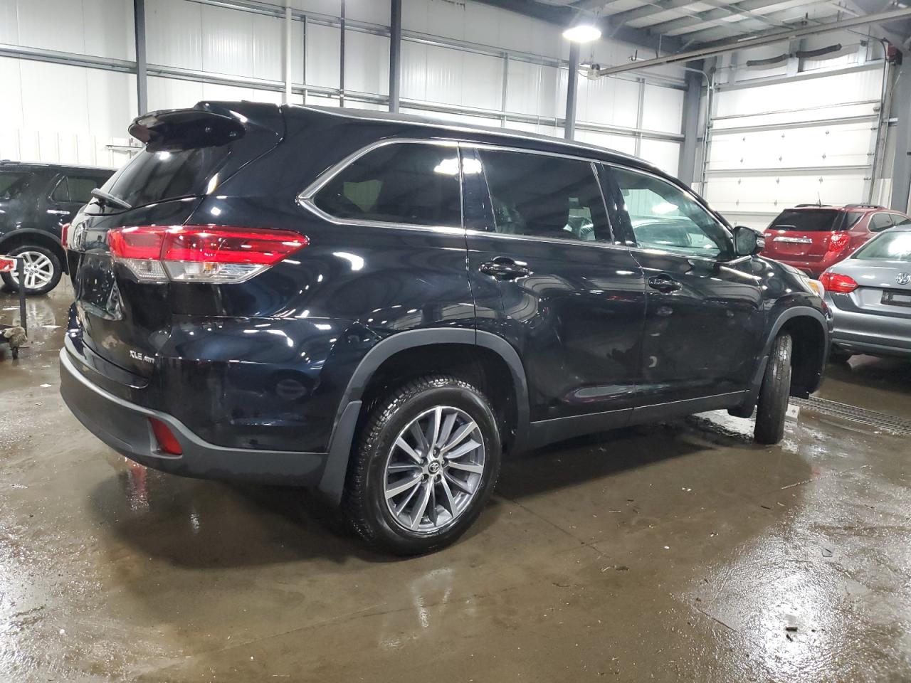 2019 Toyota Highlander - Image 3