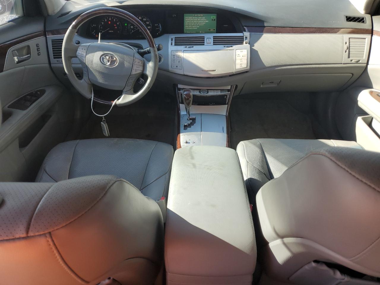 2009 Toyota Avalon - Image 8