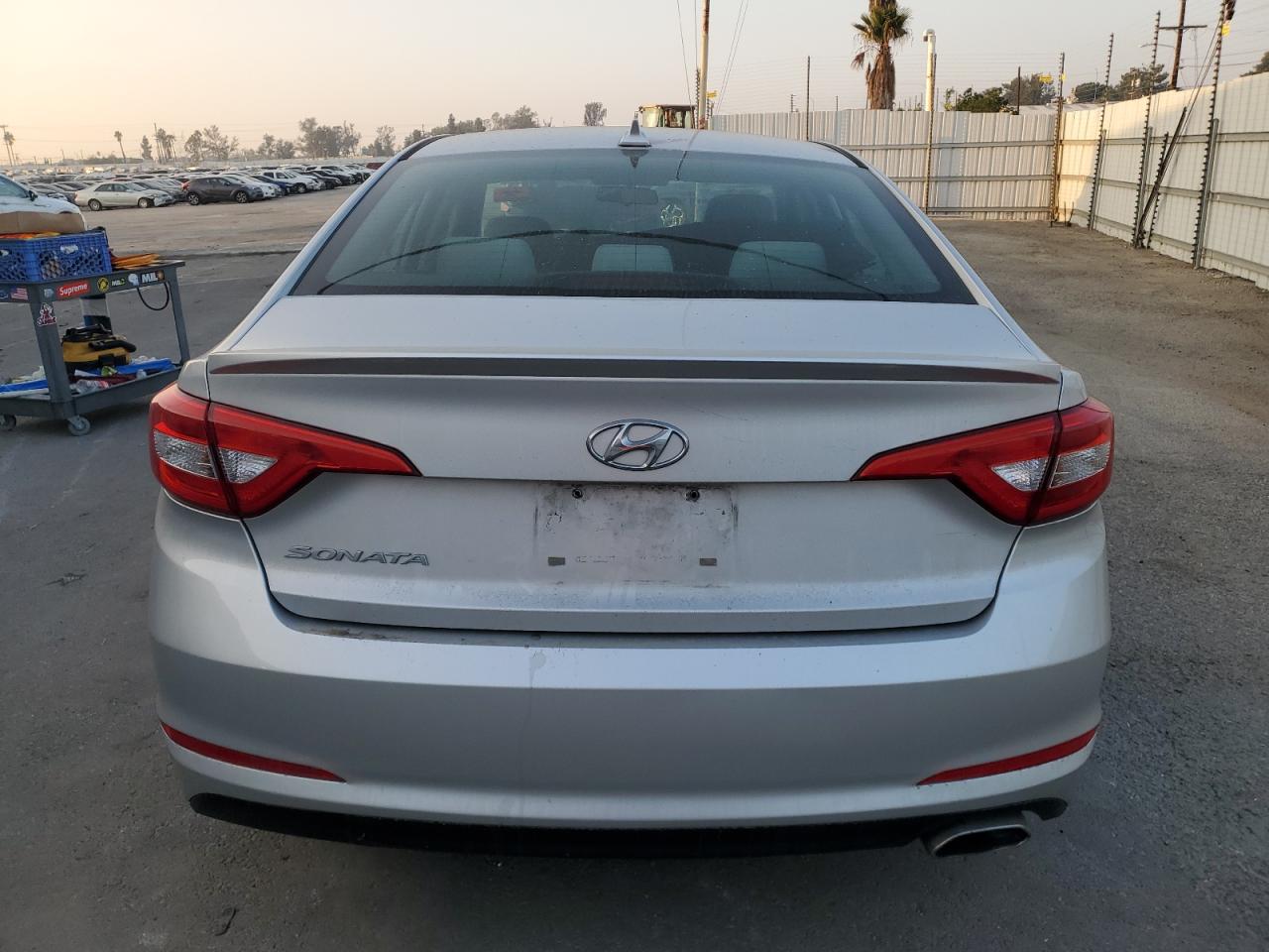 VIN 5NPE24AF6FH025667 2015 HYUNDAI SONATA no.6