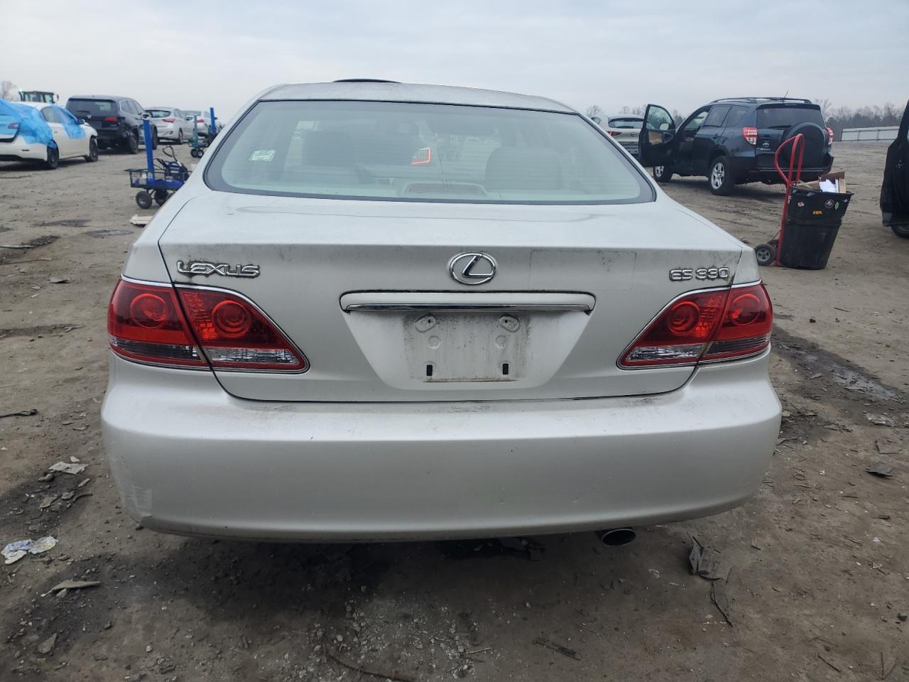 2005 Lexus ES - Image 6
