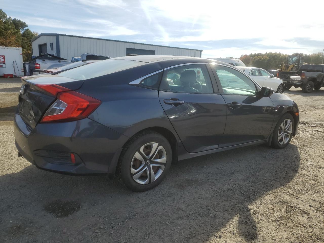 VIN 19XFC2F55HE028069 2017 HONDA CIVIC no.3