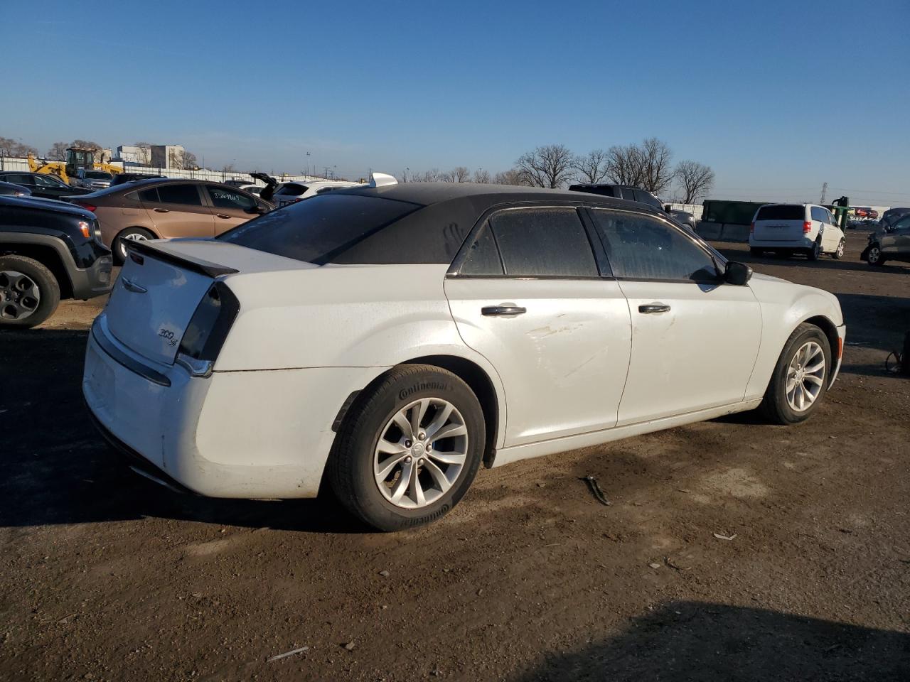 VIN 2C3CCAAG4FH749589 2015 CHRYSLER 300 no.3