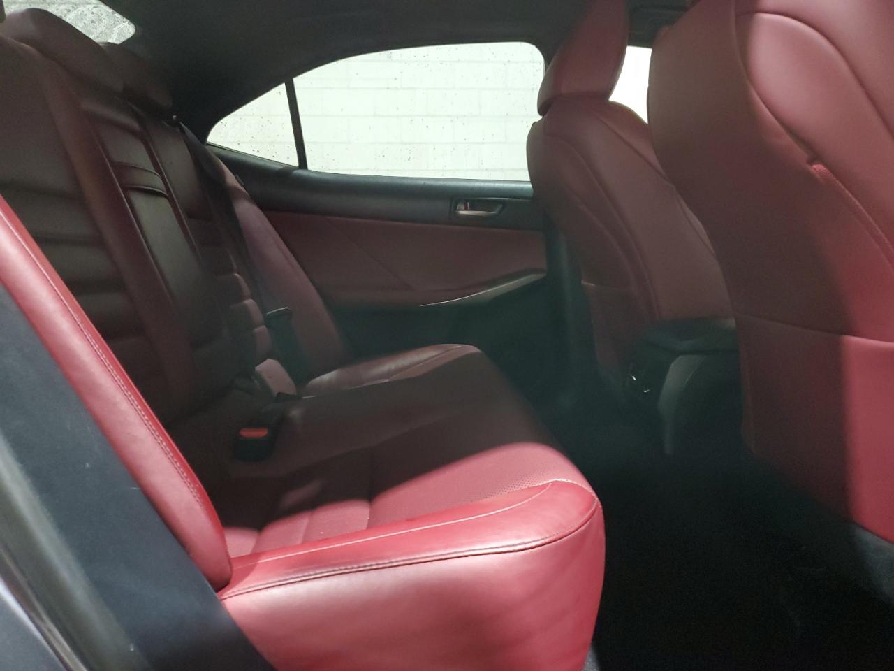 2017 Lexus IS - Image 10