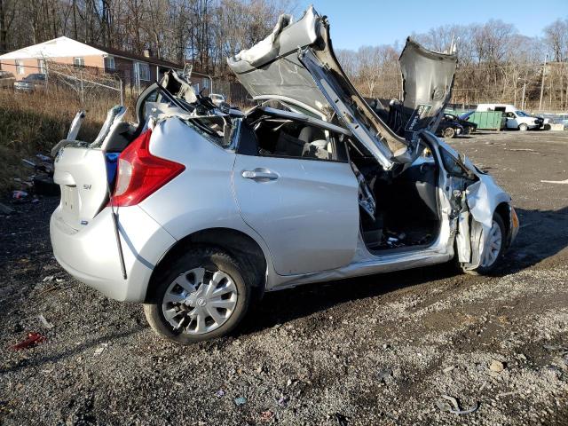 Hatchbacks NISSAN VERSA 2016 Srebrny