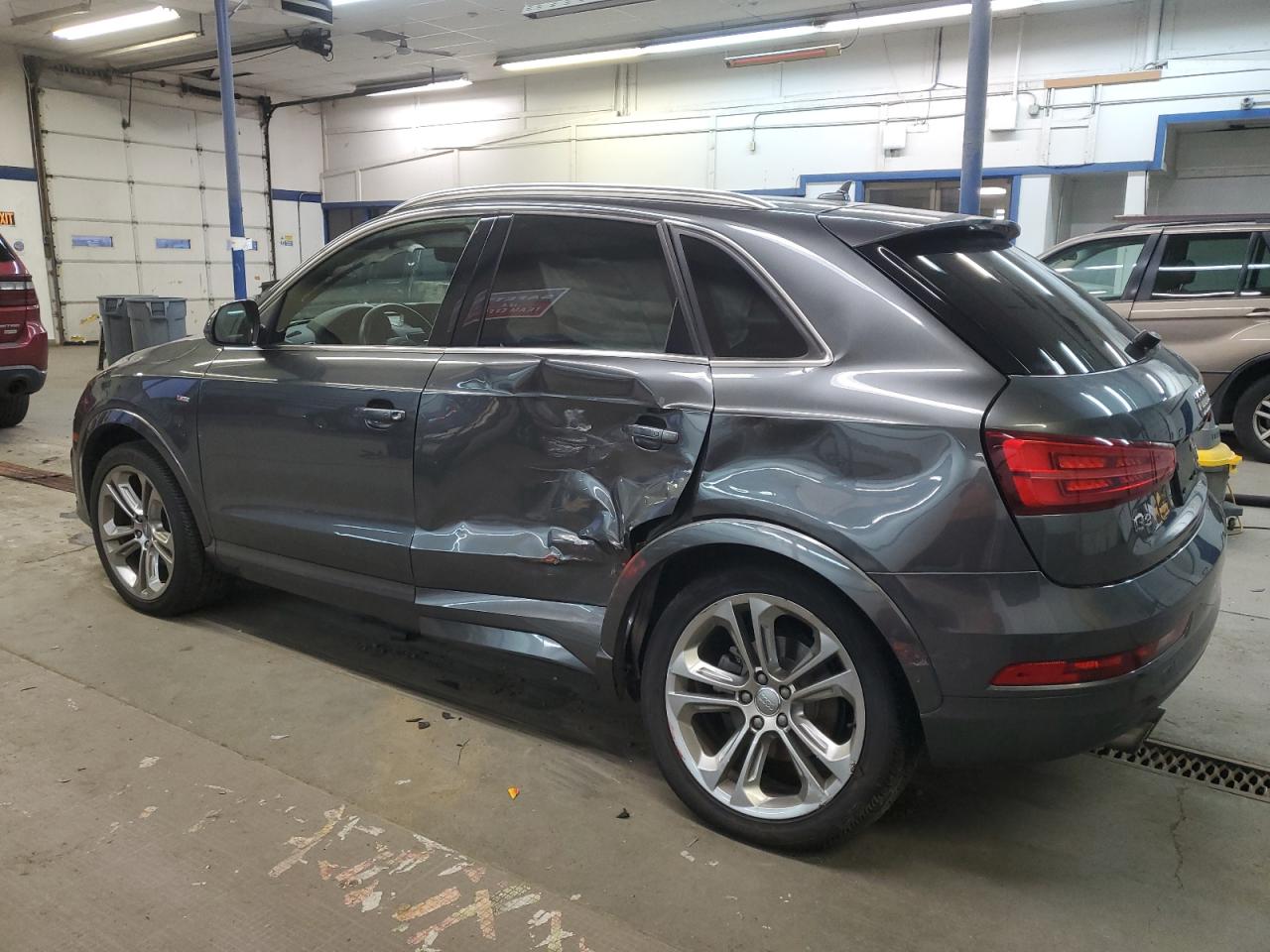 VIN WA1JCCFS0JR006359 2018 AUDI Q3 no.2