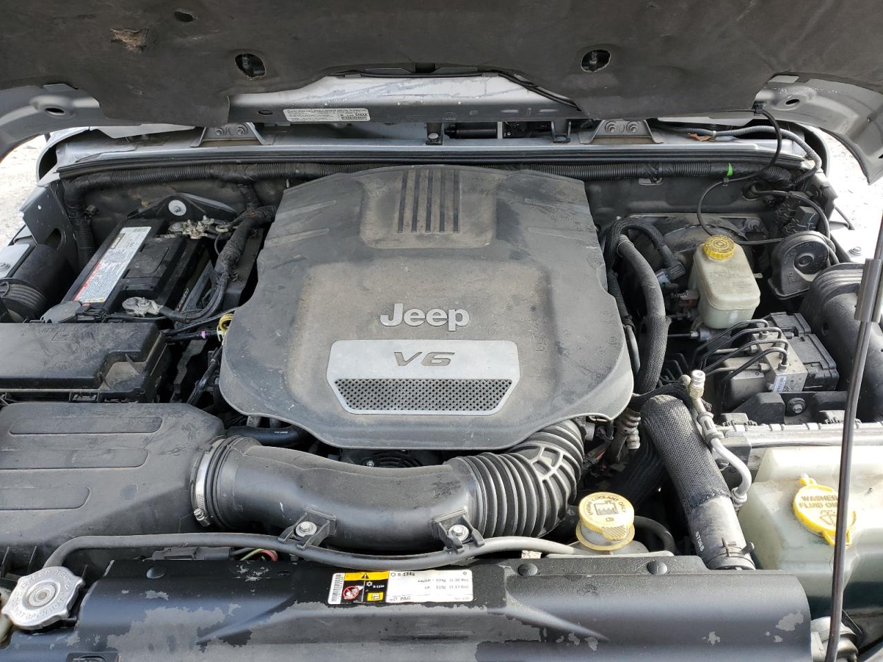 2014 Jeep Wrangler - Image 13