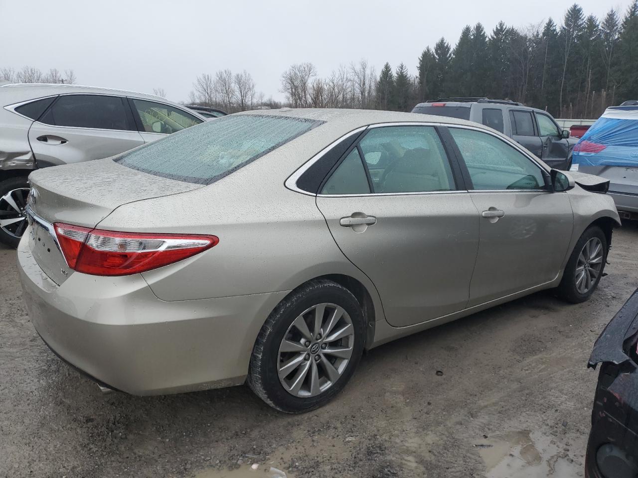 VIN 4T1BF1FK8HU323766 2017 TOYOTA CAMRY no.3