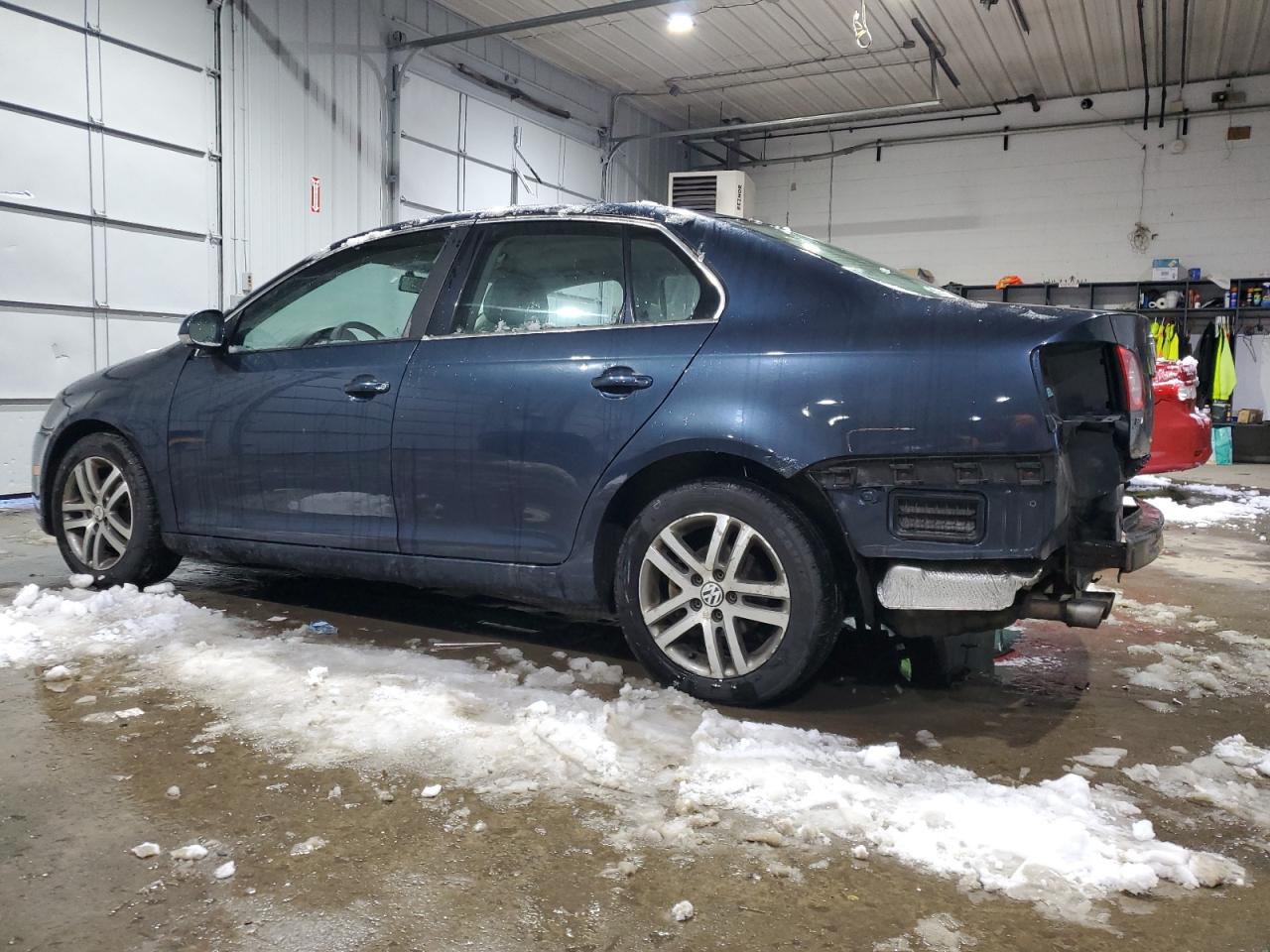 2006 Volkswagen Jetta - Image 2