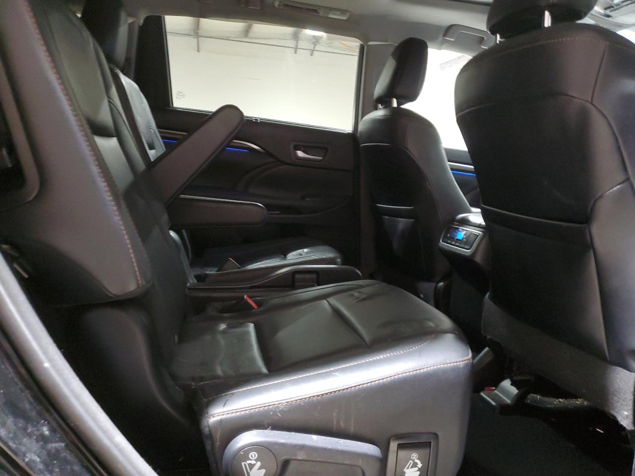 2016 Toyota Highlander - Image 11