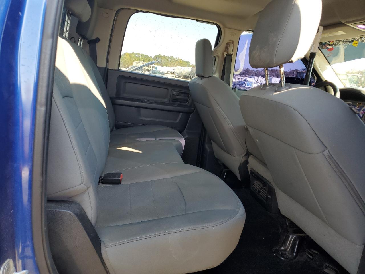 2014 RAM 1500 - Image 10