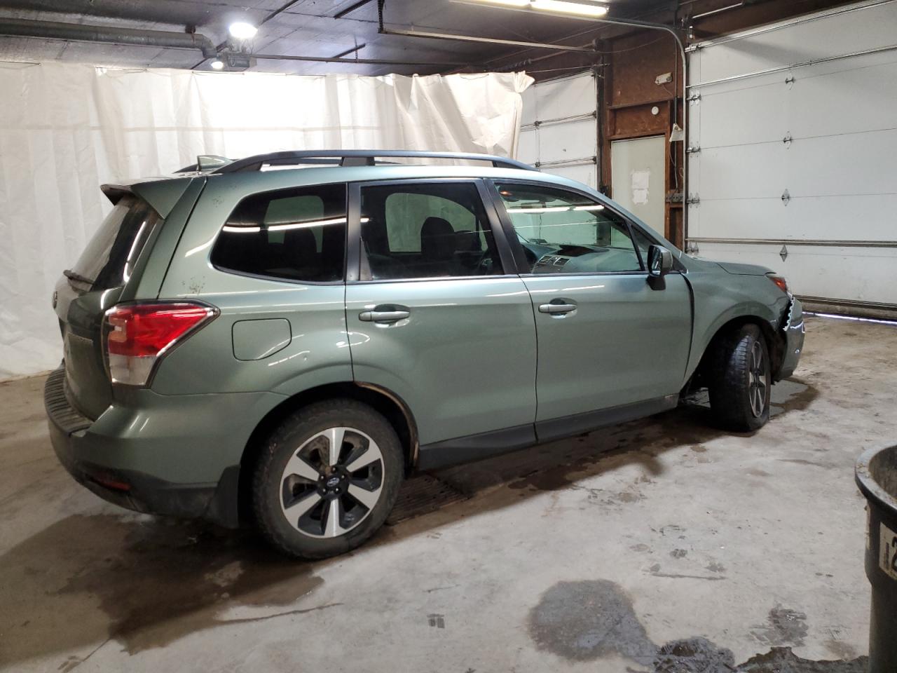 VIN JF2SJAGC9JH613282 2018 SUBARU FORESTER no.3