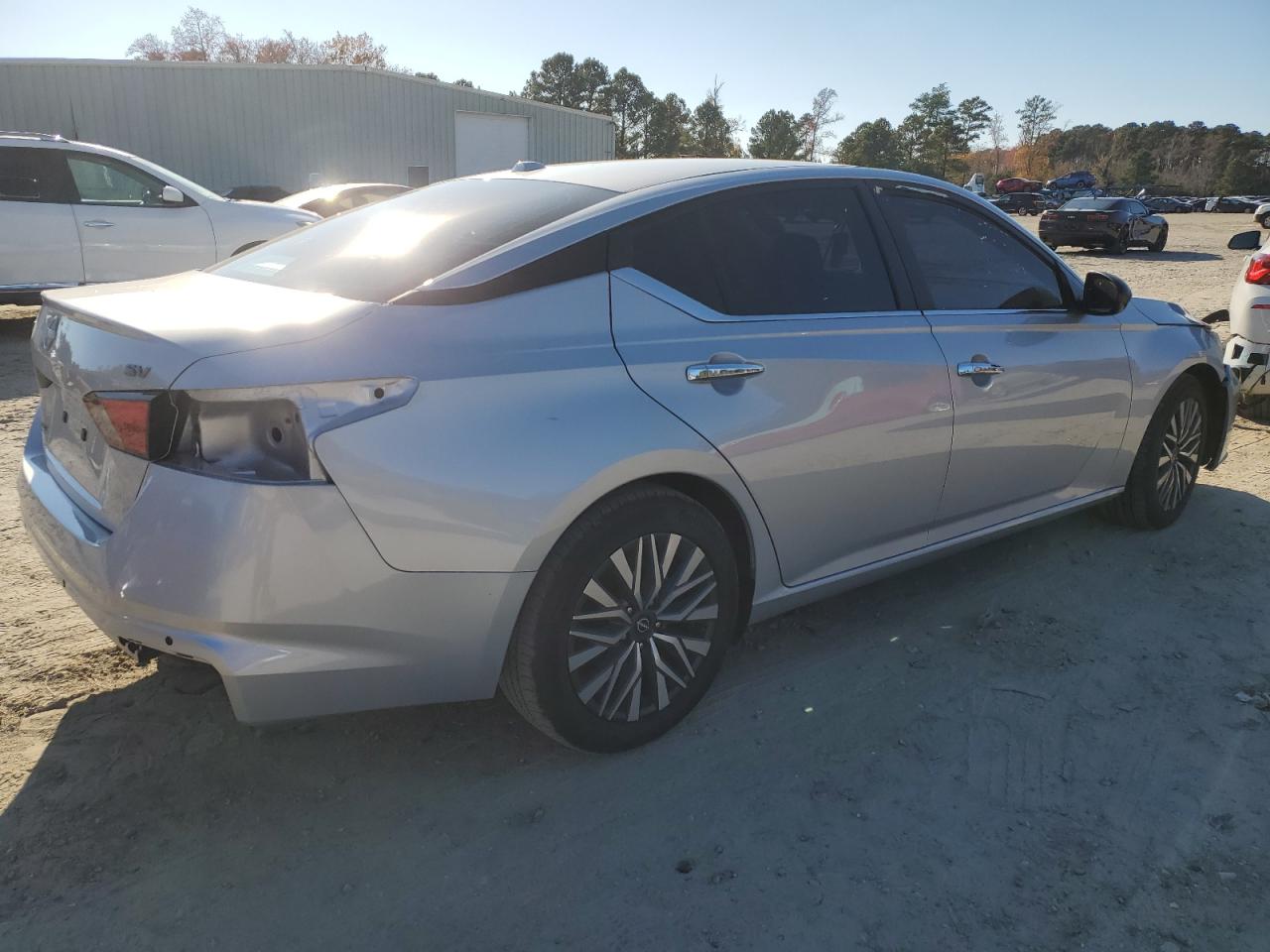 2024 Nissan Altima - Image 3