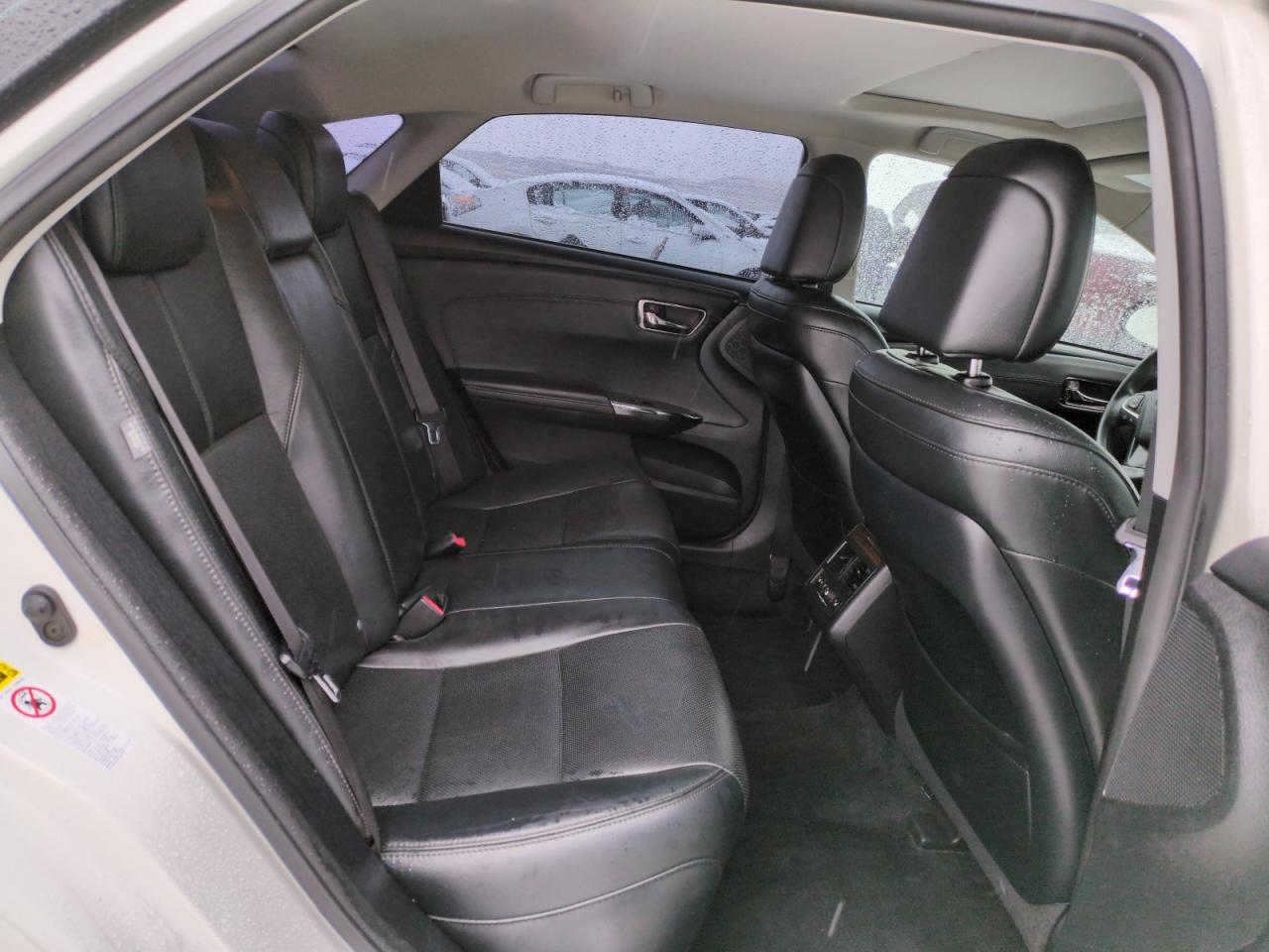 2013 Toyota Avalon - Image 10
