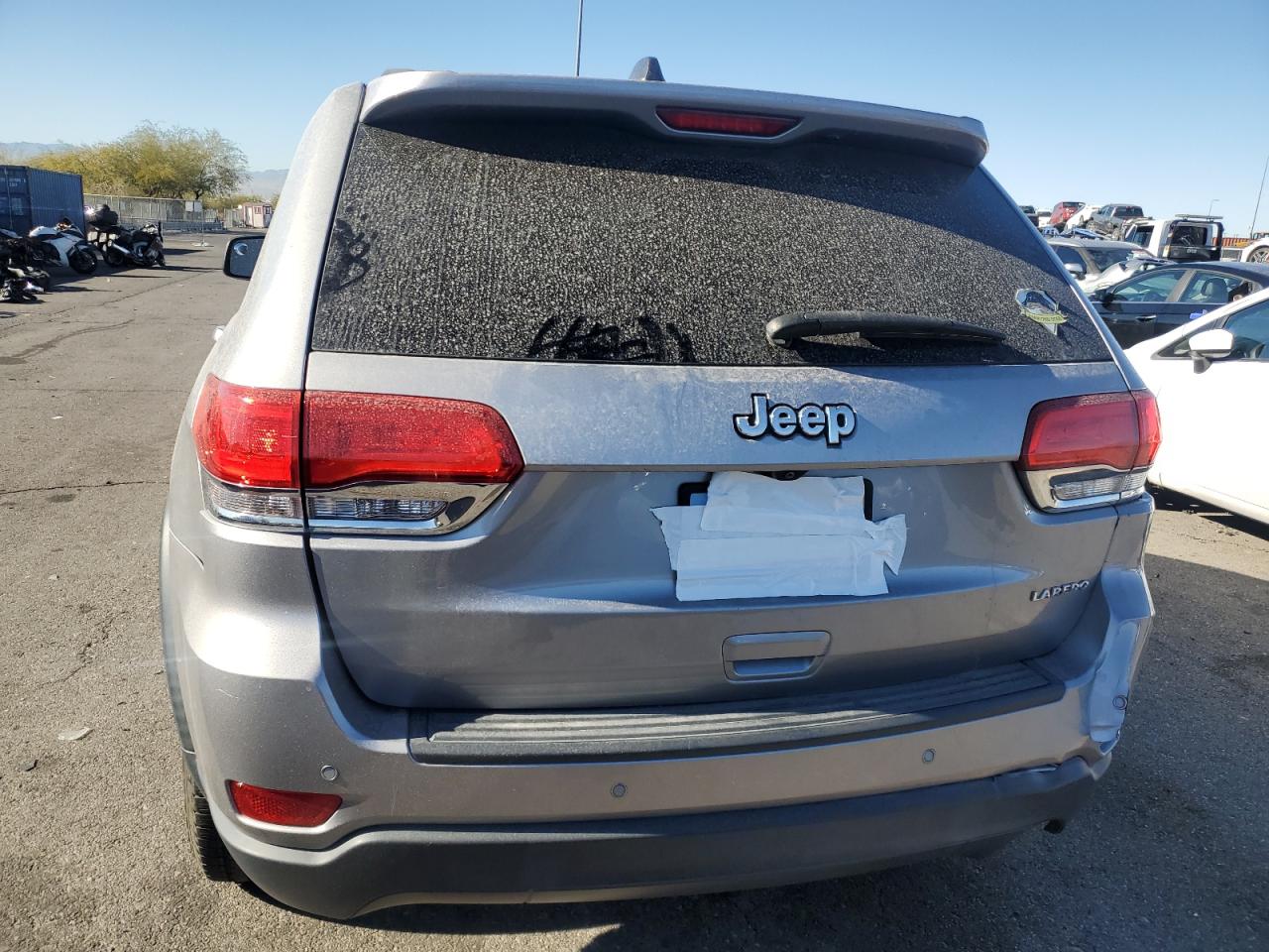 2017 Jeep Grand Cherokee - Image 6