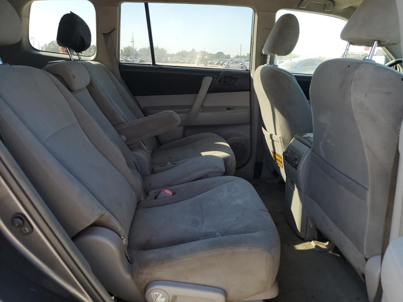 2010 Toyota Highlander - Image 11