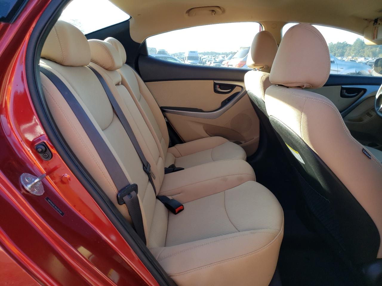 2013 Hyundai Elantra - Image 10