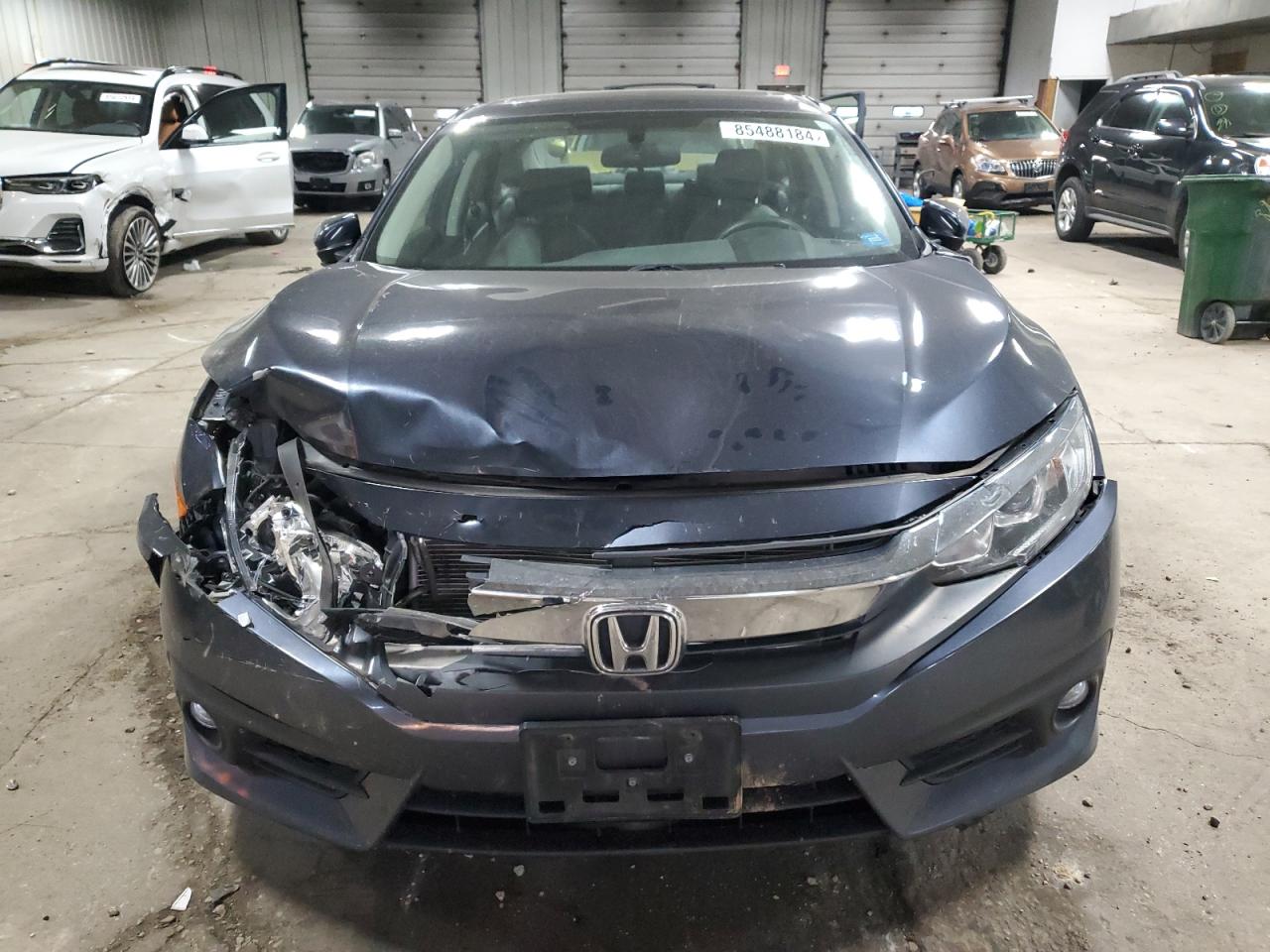 VIN 19XFC1F33GE038865 2016 HONDA CIVIC no.5