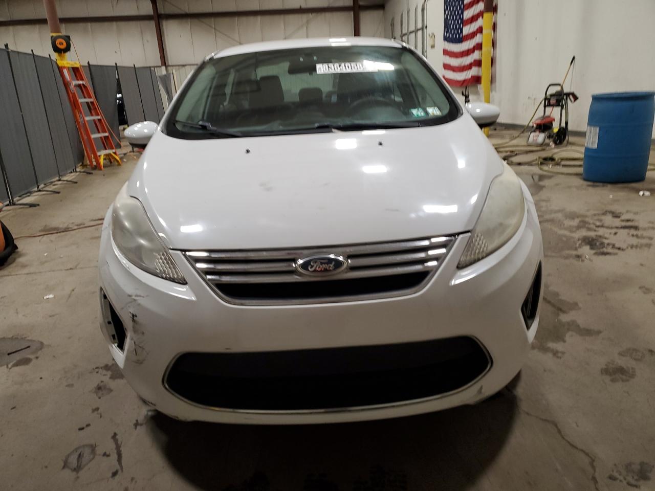 2012 Ford Fiesta - Image 5