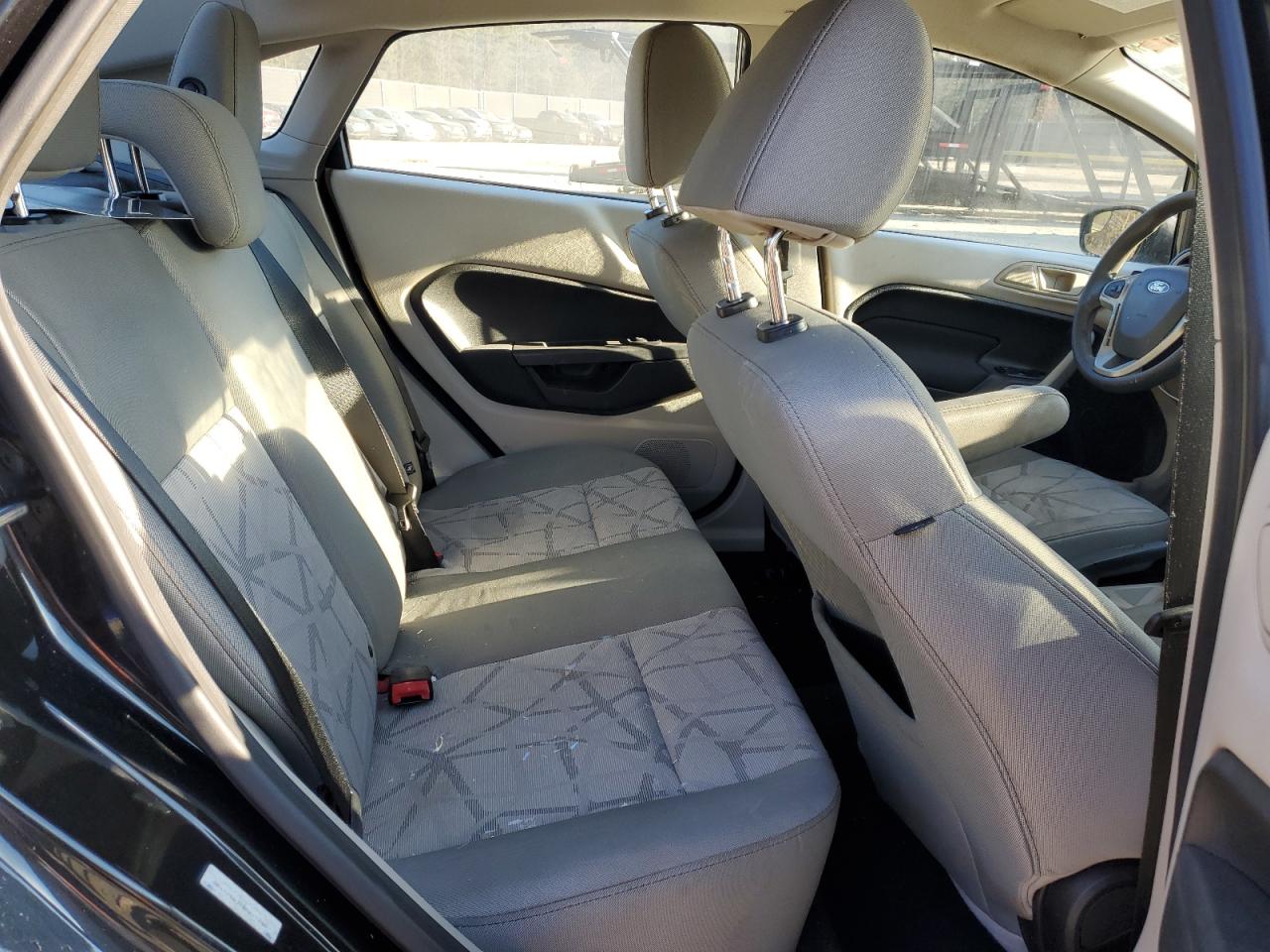2013 Ford Fiesta - Image 10