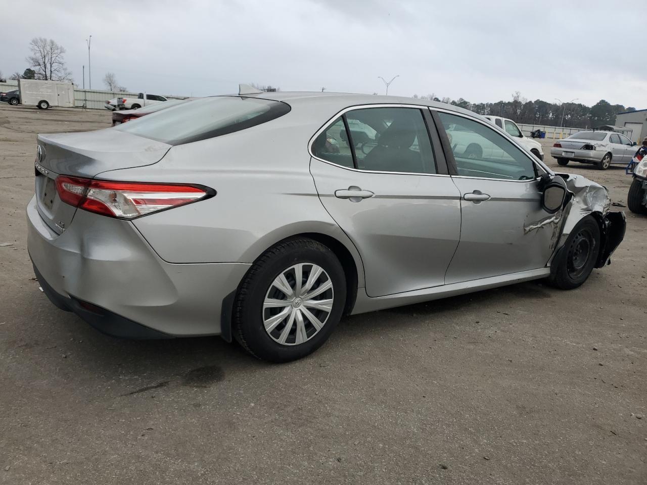 VIN 4T1B31HK6JU507289 2018 TOYOTA CAMRY no.3