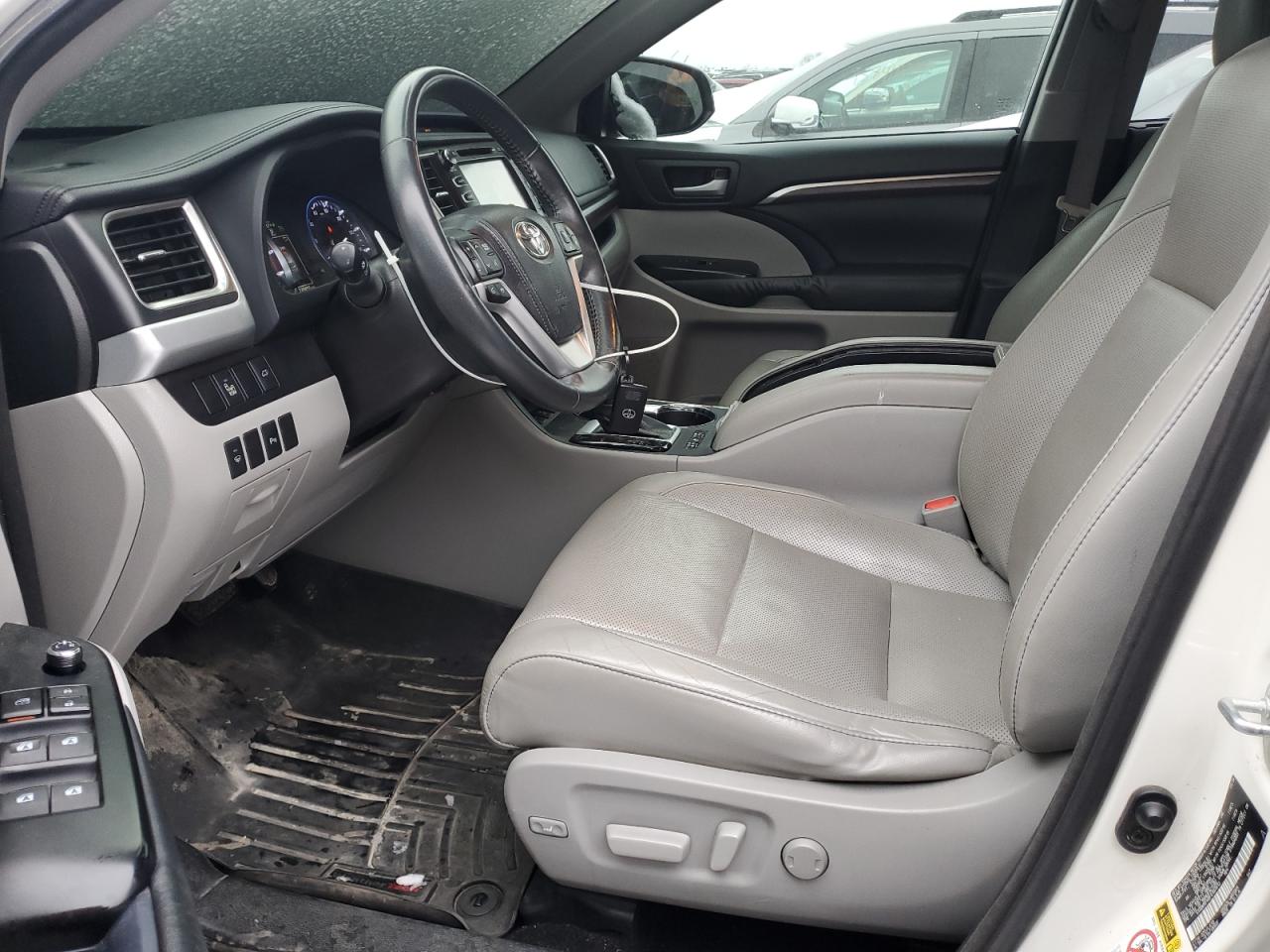 2015 Toyota Highlander - Image 7