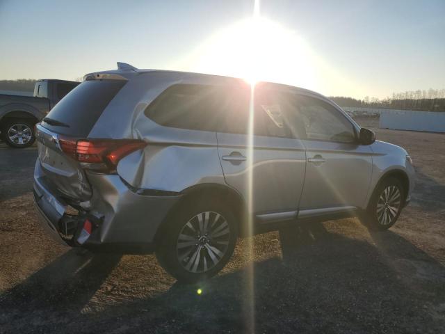  MITSUBISHI OUTLANDER 2019 Srebrny