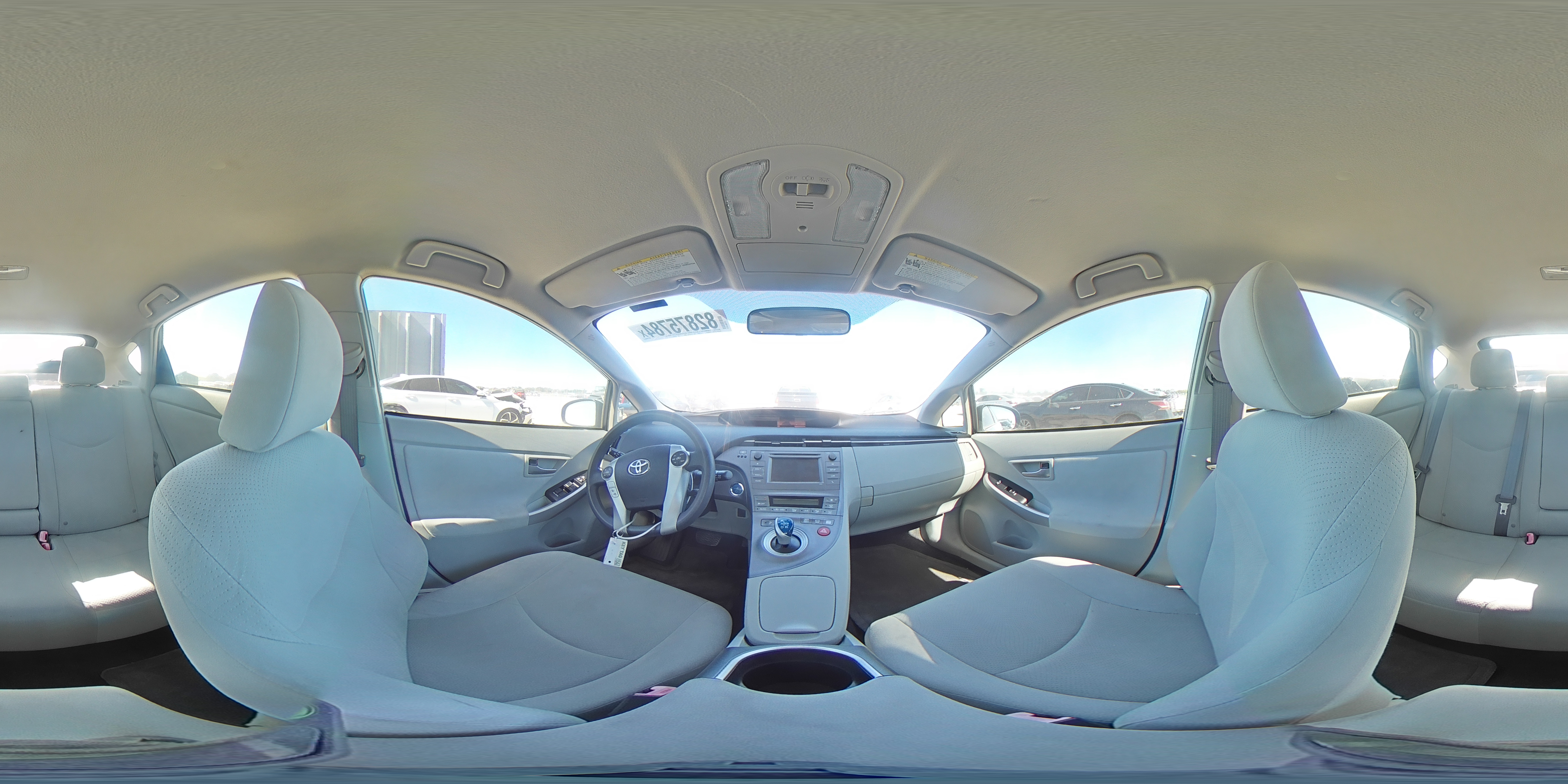 2013 Toyota Prius - Image 13