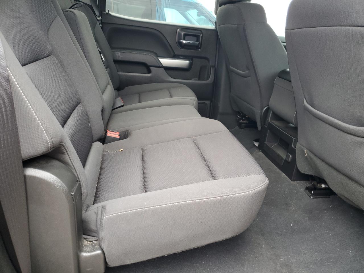 2018 Chevrolet Silverado - Image 10