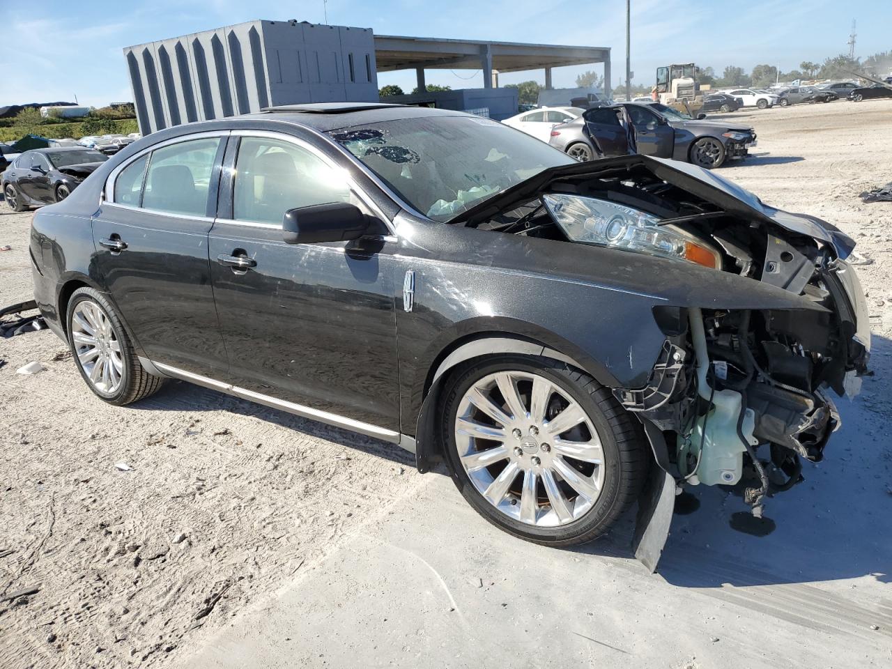 2011 Lincoln MKS - Image 4