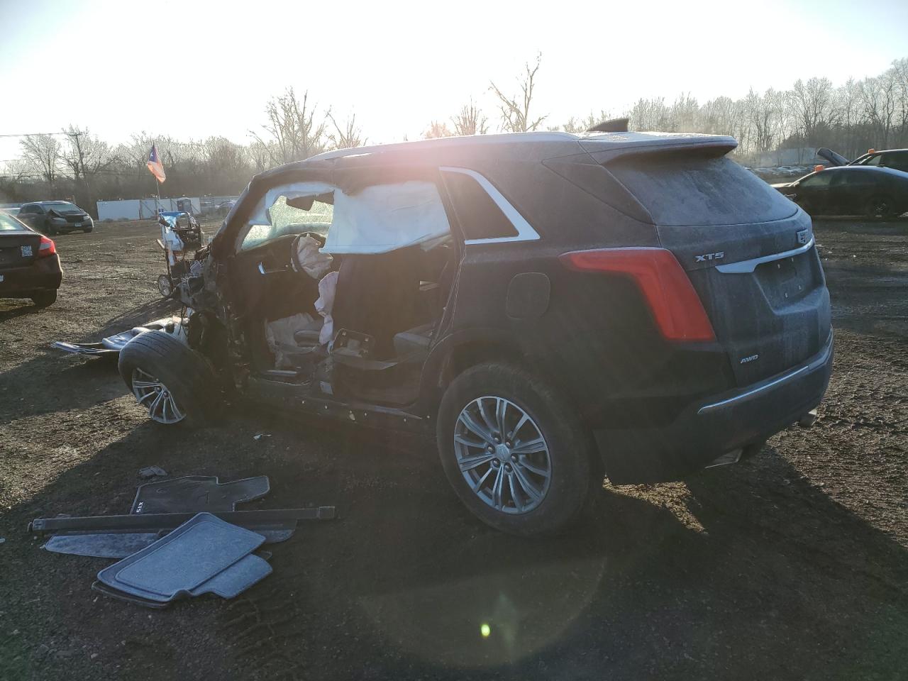 VIN 1GYKNDRS0KZ220768 2019 CADILLAC XT5 no.2