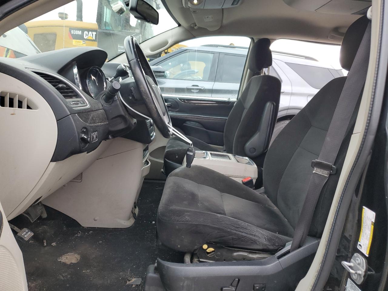 2016 Chrysler Town & Country - Image 7