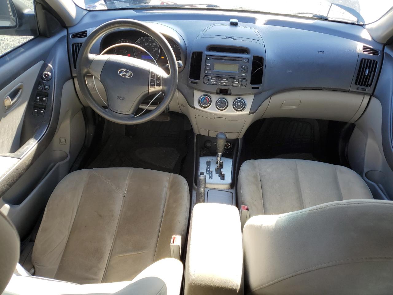 2010 Hyundai Elantra - Image 8