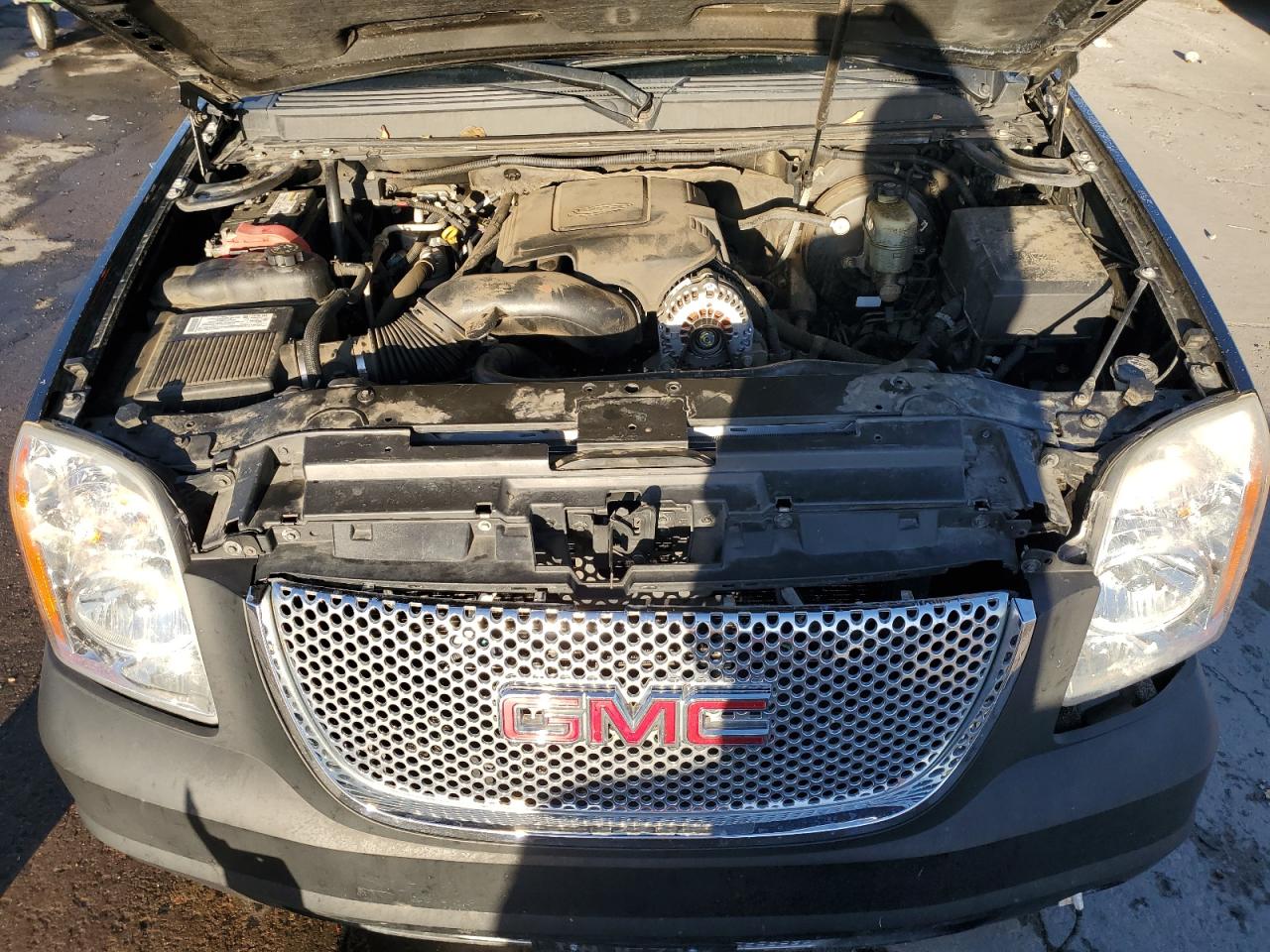 2007 GMC Yukon - Image 12