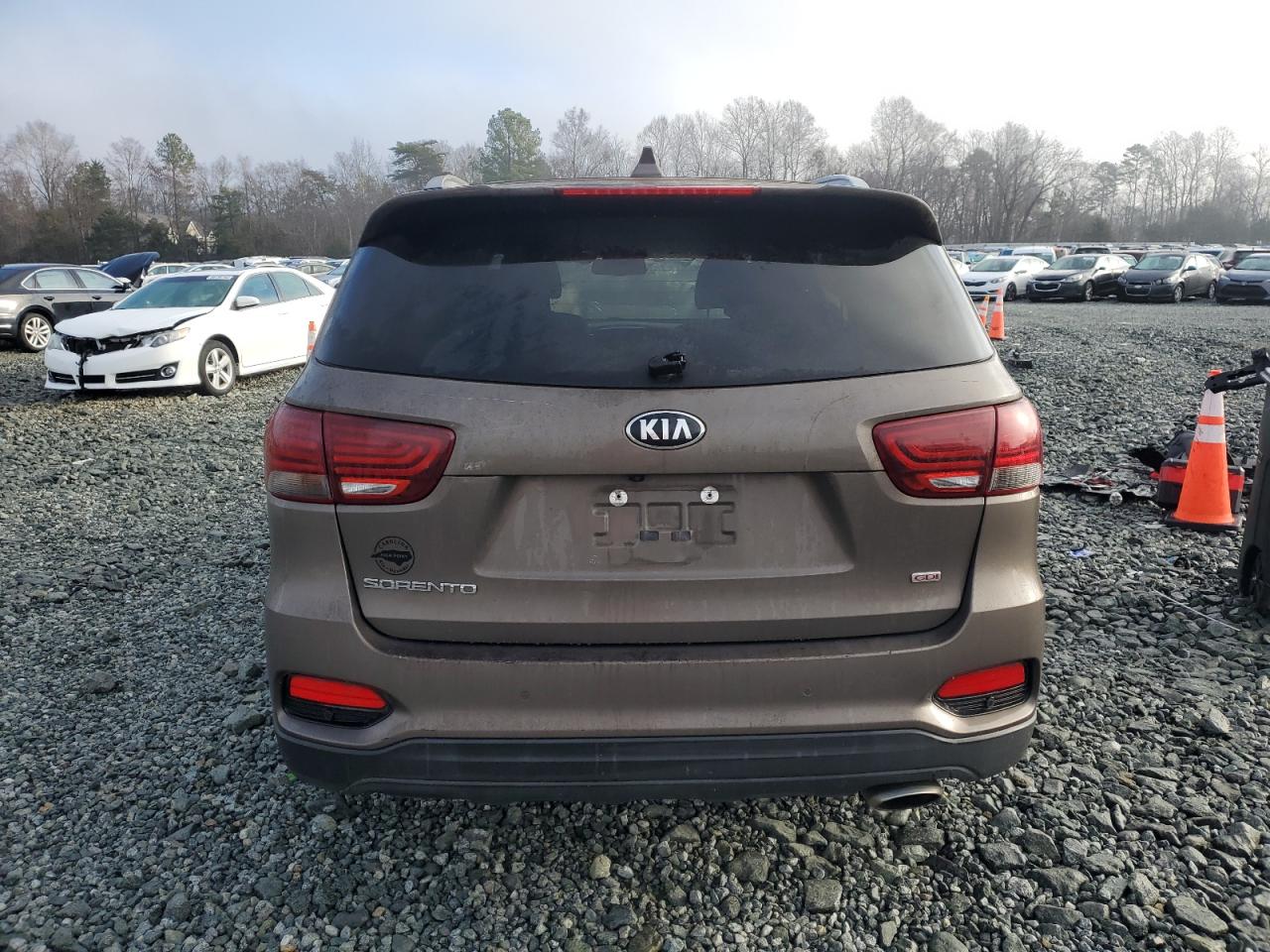 VIN 5XYPG4A32KG538528 2019 KIA SORENTO no.6