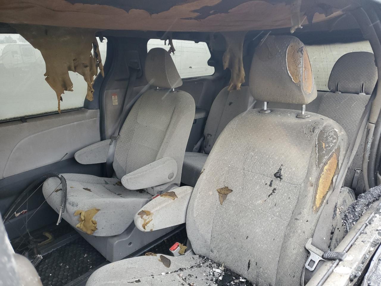 2018 Toyota Sienna - Image 10