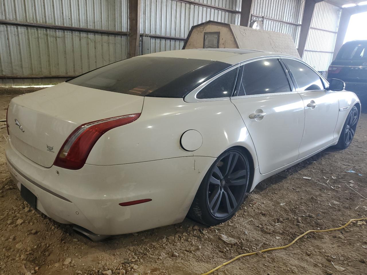 2011 Jaguar XJ - Image 3