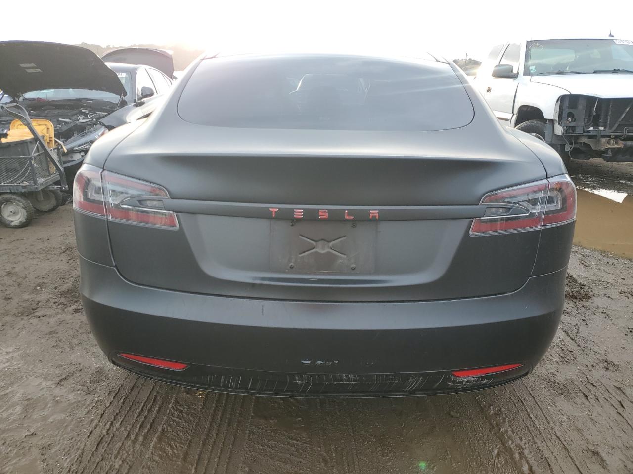 2017 Tesla Model S VIN: 5YJSA1E21HF187087 Lot: 84880394